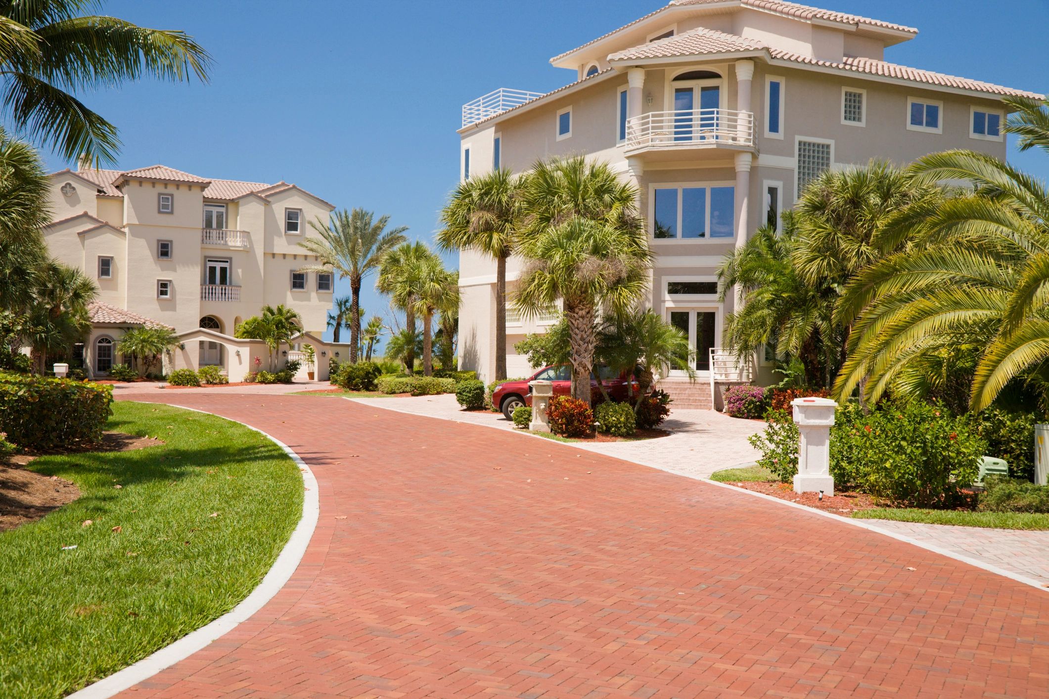 luxury real estate homes